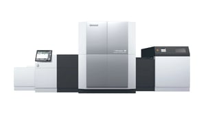 J-throne29_Center_retouched